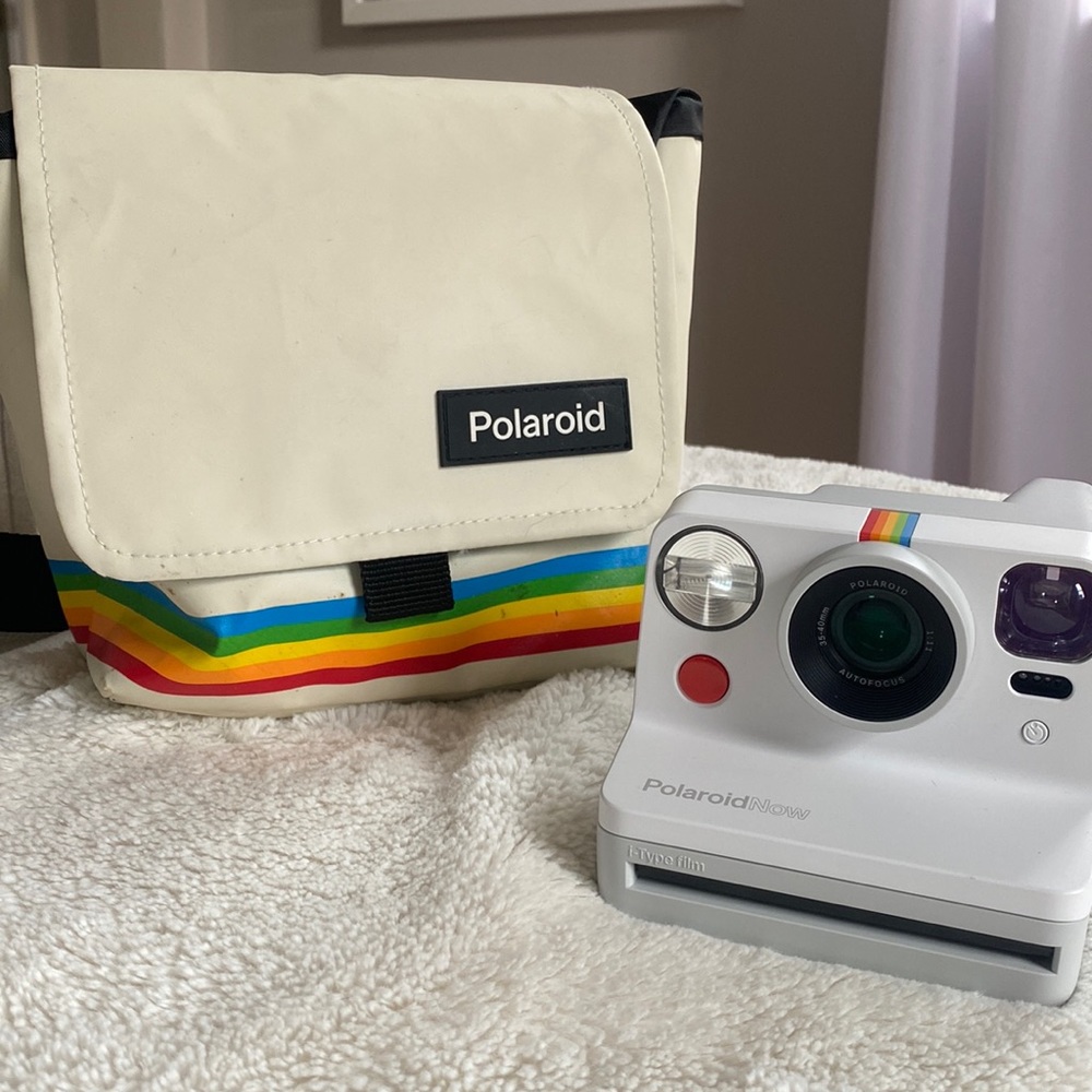 Polaroid Now - Instant Film Camera